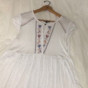 Super cute embroidered top